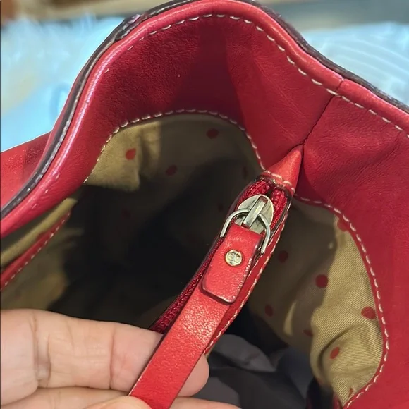 Kate Spade Red Leather Shoulder Bag with Textured Finish and Gold Accents - Picture 10 of 13